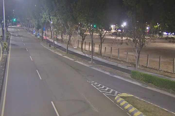 經貿路/經貿八路(右側車流往河南路)