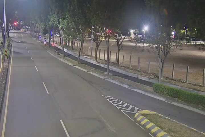 經貿路/經貿八路(右側車流往河南路)