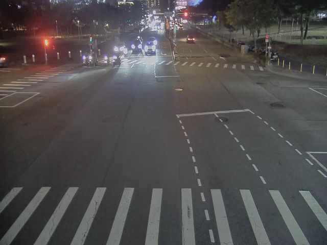 五權西路/向上路(右側車流往南屯交流道)