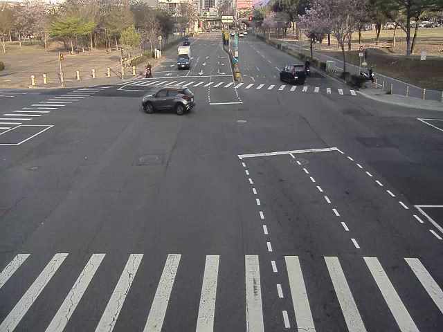 五權西路/向上路(右側車流往南屯交流道)