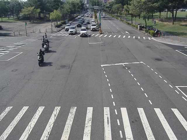 五權西路/向上路(右側車流往南屯交流道)