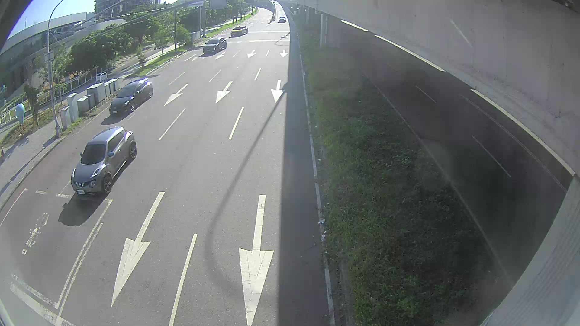環中路/凱旋路(車流往中清路) Huanzhong Rd./Kaixuan Rd.(traffic to Zhongqing Rd.)