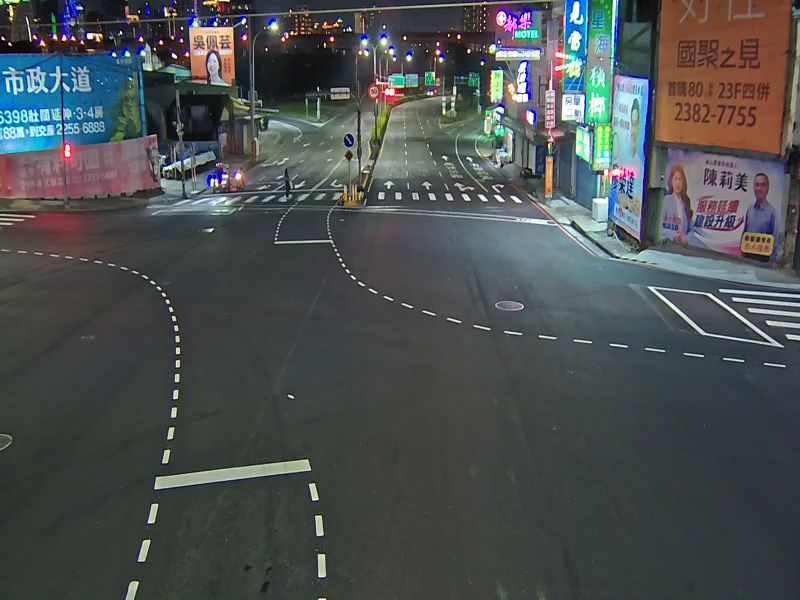 五權西路/忠勇路(右側車流往南屯交流道)
