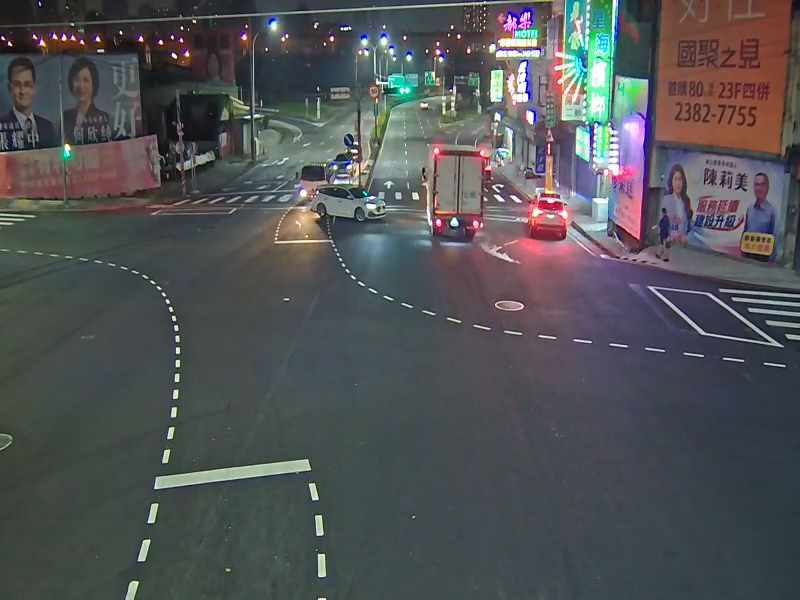 五權西路/忠勇路(右側車流往南屯交流道)