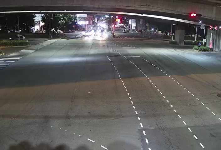 五權西路/環中路西側(右側車流往文心路)