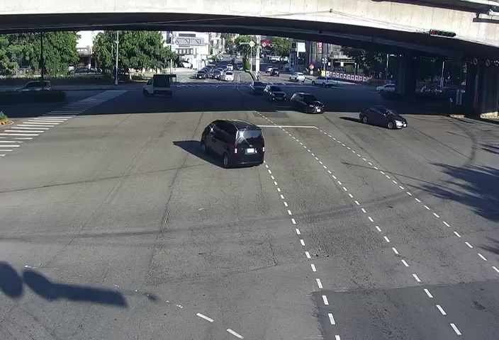 五權西路/環中路西側(右側車流往文心路)