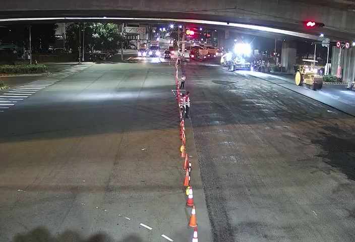 五權西路/環中路西側(右側車流往文心路)