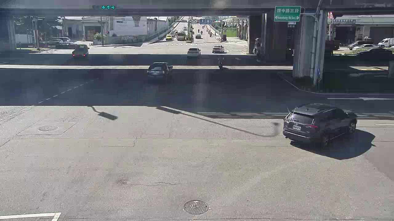 朝馬路/環中路(往工業區拍攝)