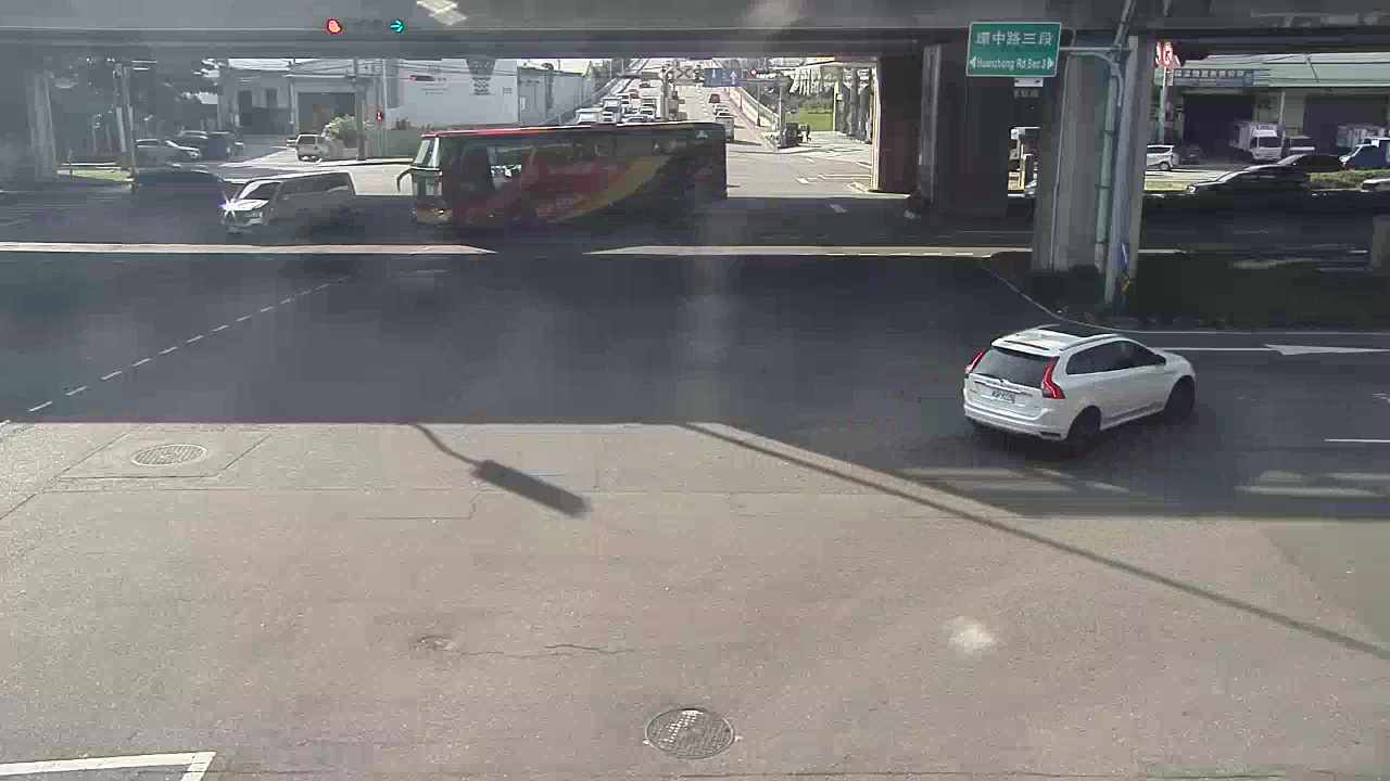 朝馬路/環中路(往工業區拍攝)