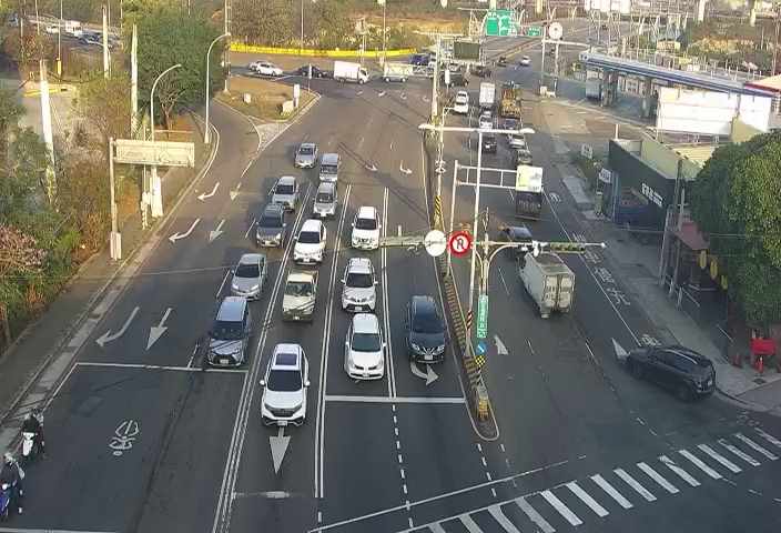 五權西路/環中路(右側車流往工業區)