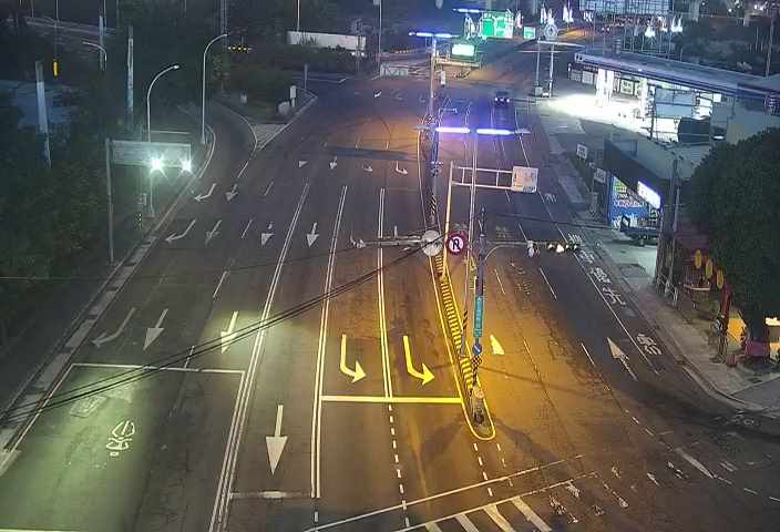 五權西路/環中路(右側車流往工業區)