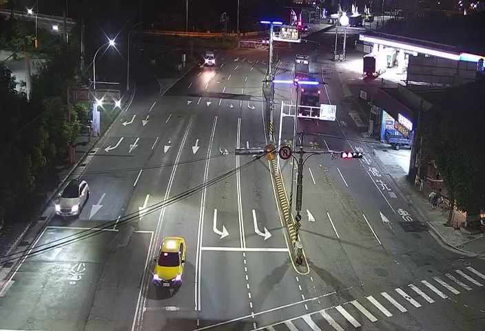 五權西路/環中路(右側車流往工業區)