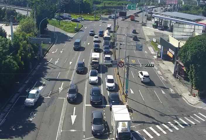 五權西路/環中路(右側車流往工業區)