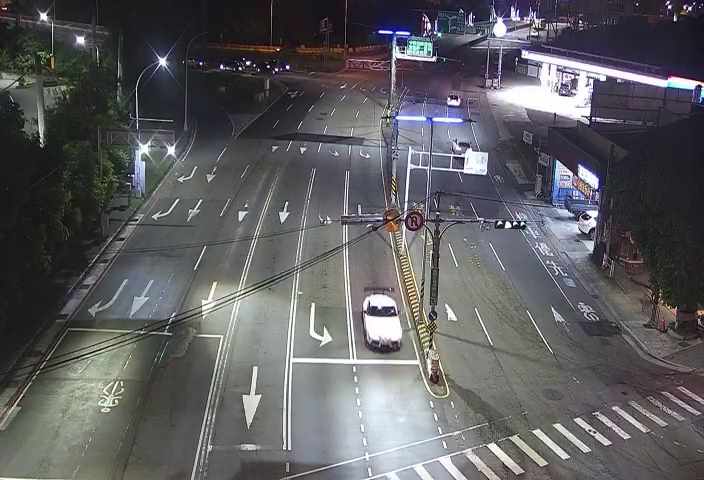 五權西路/環中路(右側車流往工業區)