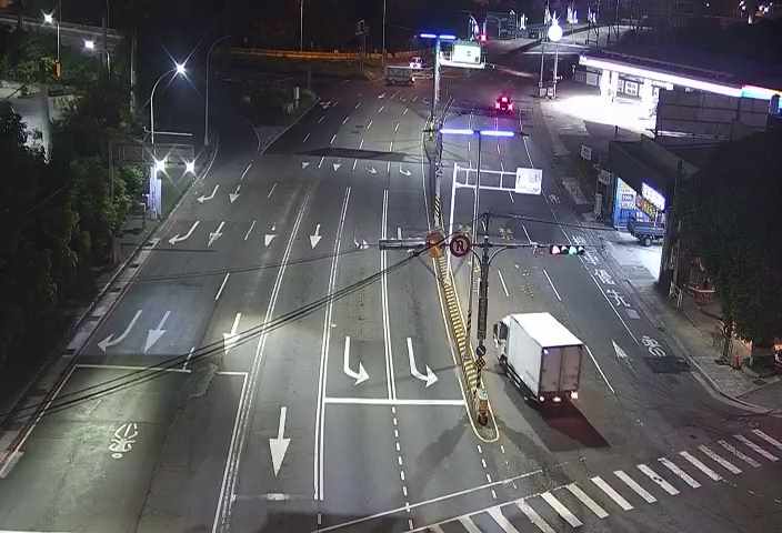 五權西路/環中路(右側車流往工業區)
