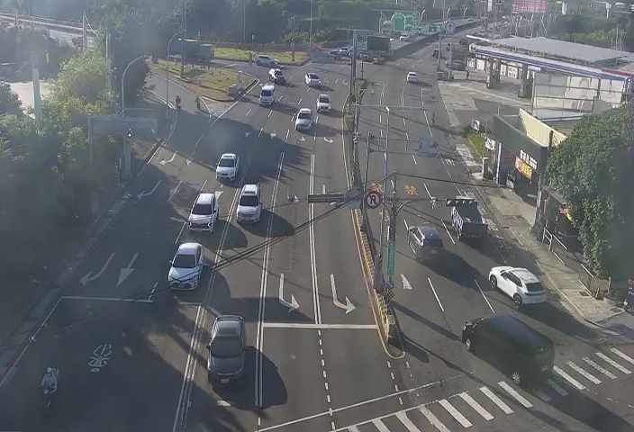 五權西路/環中路(右側車流往工業區)