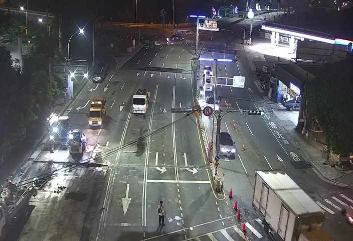 五權西路/環中路(右側車流往工業區)