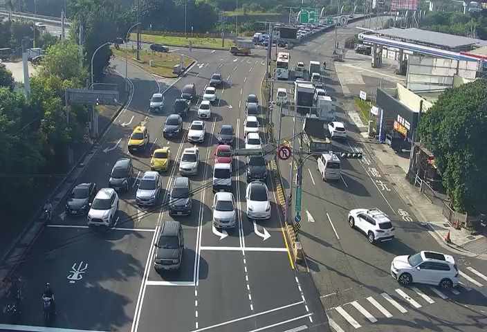 五權西路/環中路(右側車流往工業區)