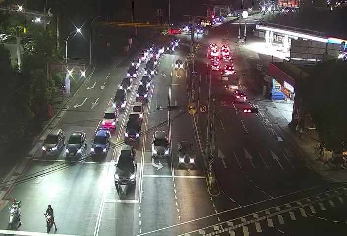 五權西路/環中路(右側車流往工業區)