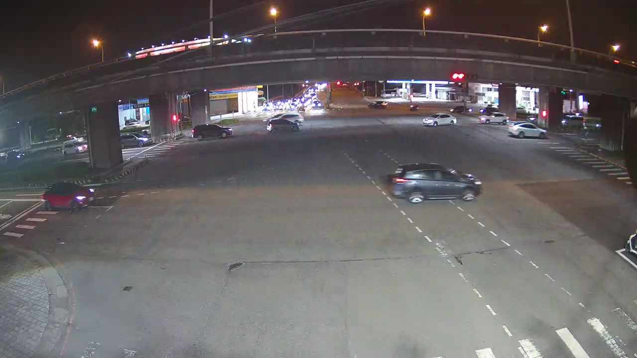 向上路/環中路(右側車流往工業區)