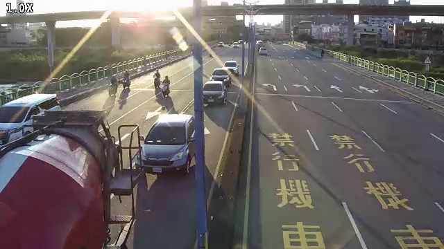 甲堤南路/立元一橋 (右側車流往德芳南路) Jiati S. Rd./Liyuan No.1 Bridge (Right side Traffic flow to Defang S. Rd.)