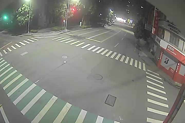 安和路/福泰街(右側車流往臺灣大道)