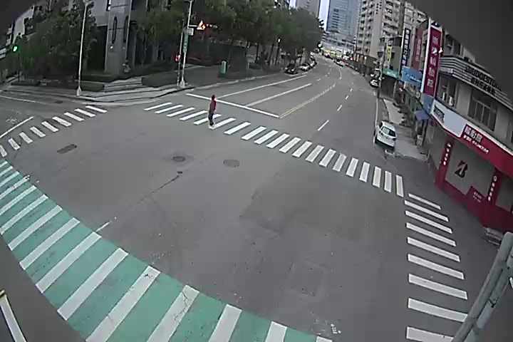 安和路/福泰街(右側車流往臺灣大道)