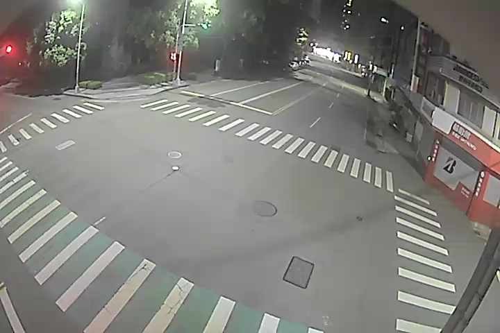 安和路/福泰街(右側車流往台灣大道)