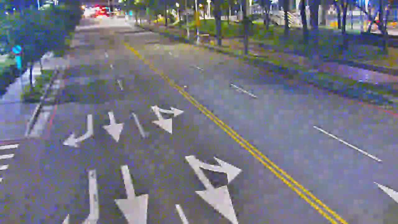 向上路/惠文路(右側車流往文心路)
