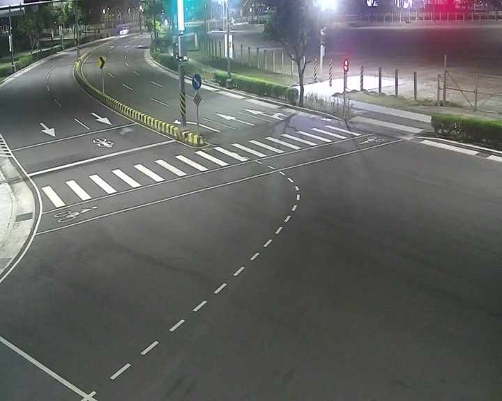 中科路/經貿八路(右側車流往環中路)