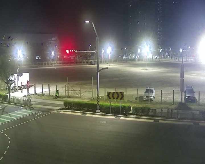 中科路/經貿八路(右側車流往環中路)