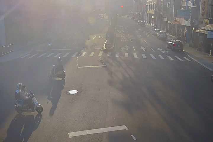 五權西路/惠文路(右側車流往文心路)