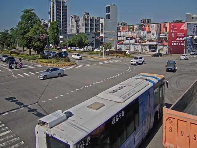環中路/龍富十路(右側車流往永春路)