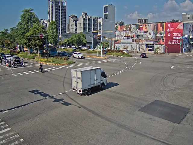 環中路/龍富十路(右側車流往永春路)