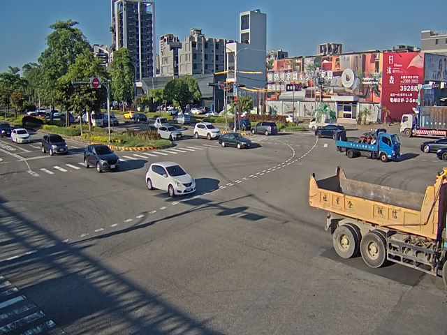 環中路/龍富十路(右側車流往永春路)