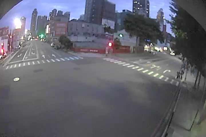 台中市道路 [07112]朝富路、朝馬路(右側車流往臺灣大道),Chaofu Rd./Chaoma Rd. (Right side Traffic flow to Taiwan Blvd) 距離1公尺