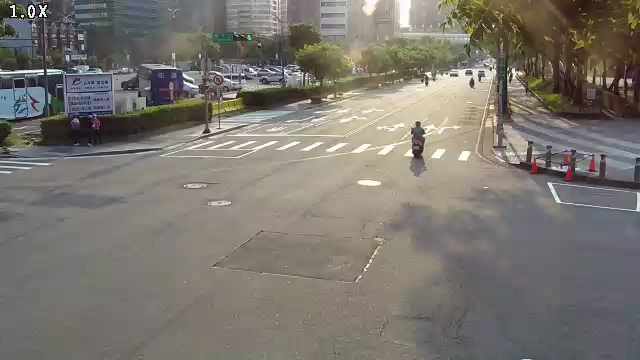 向上路/惠文路(右側車流往文心路)