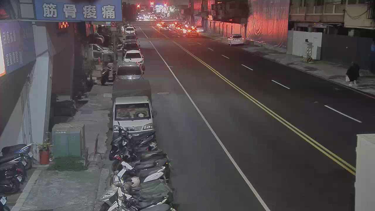 黎明路/朝馬路(右側車流往臺灣大道)