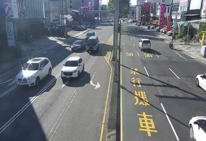 五權西路/益豐路(右側車流往南屯交流道)