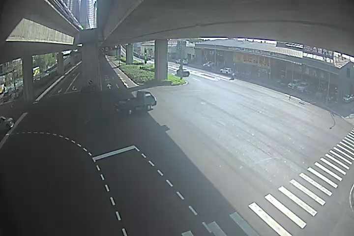 環中路/青海路(右側車流往台灣大道)