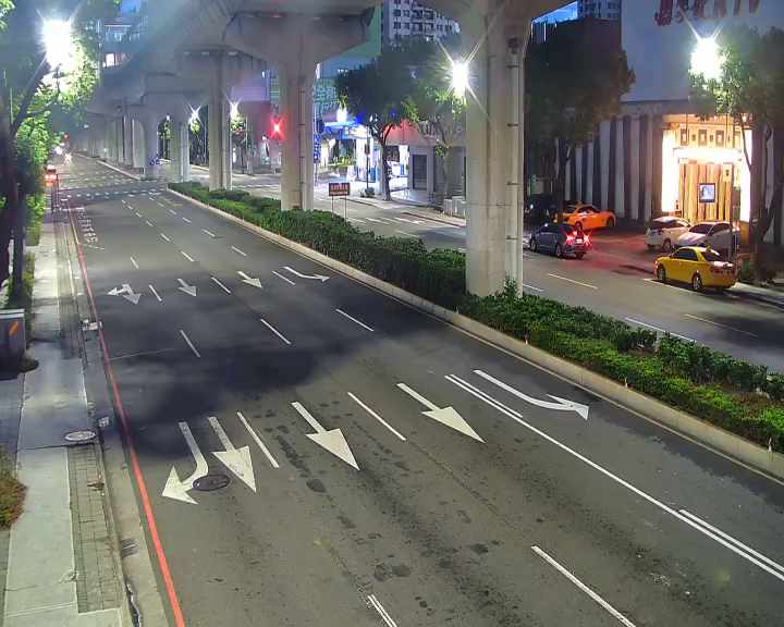 文心南路/文心南六路(右側車流往五權西路)